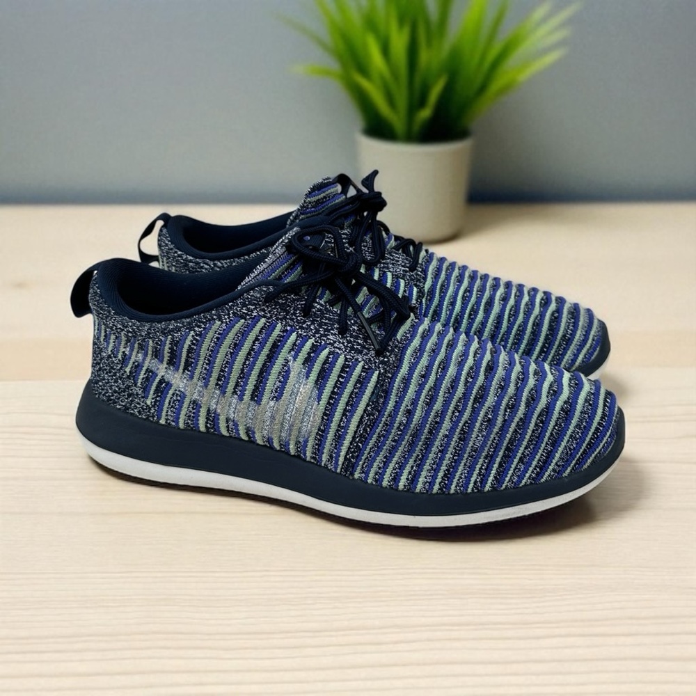 Nike Women’s  Roshe Two Flyknit Running Black Mesh Sneakers Shoes Size 8